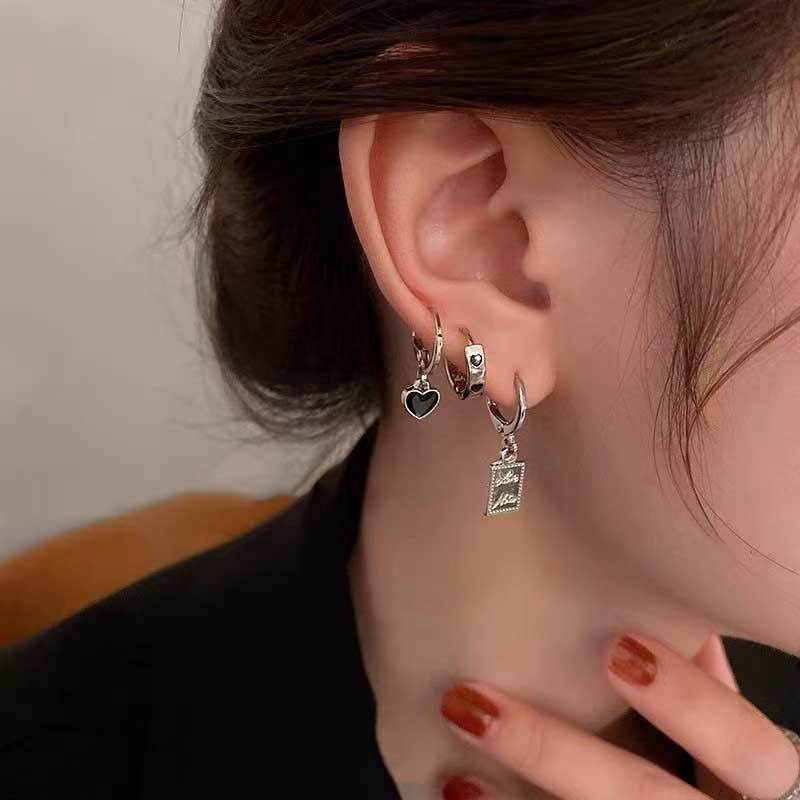 Anting Tusuk Gantung Wanita Desain Hati Asimetris Gaya Vintage / Elegan / Korea / Simple Untuk Pesta