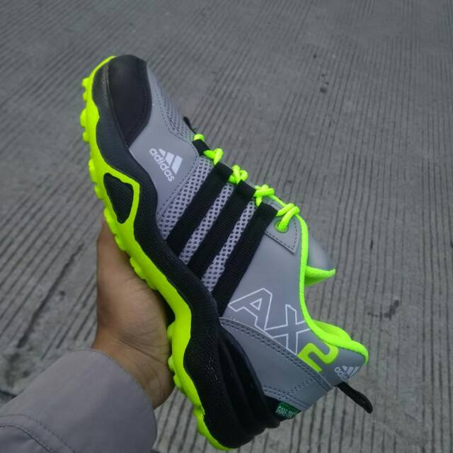 Sepatu Adidas AX2