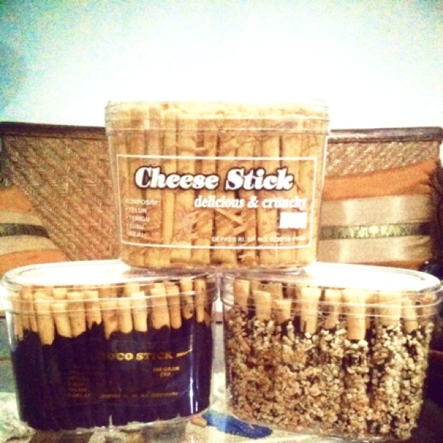 

Cheese stick, choco stick, choco nut stick kartika sari.. Bisa dibikin parcel special