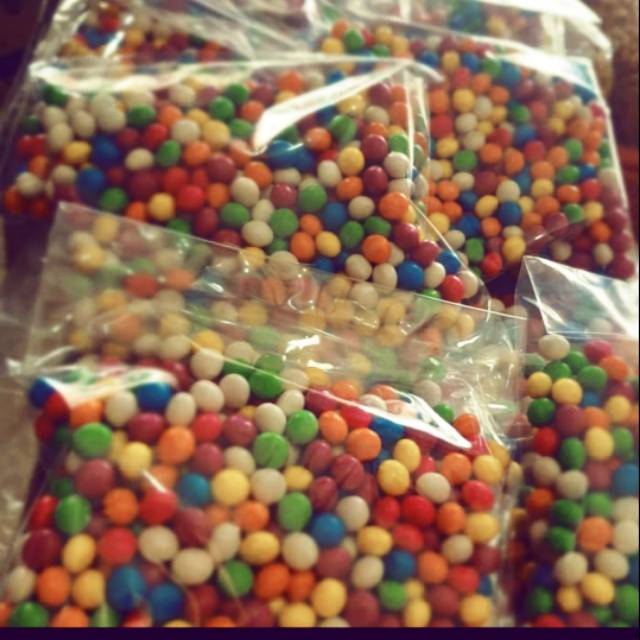 

Bola Warna Besar 1 Kg