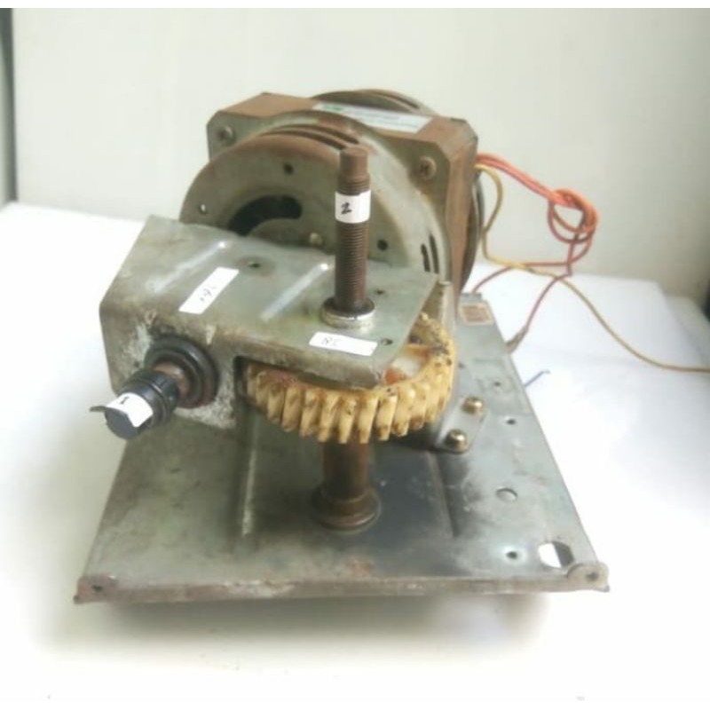 Motor ac 220V jenis worm gear 68rpm