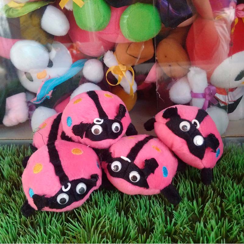 Boneka Gantungan Kunci Karakter Hewan Kepik Pink