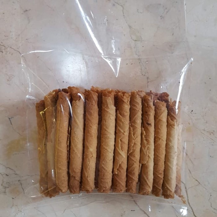 

KERING-KUE- KUE SEMPRONG WIJEN GURIH -KUE-KERING.