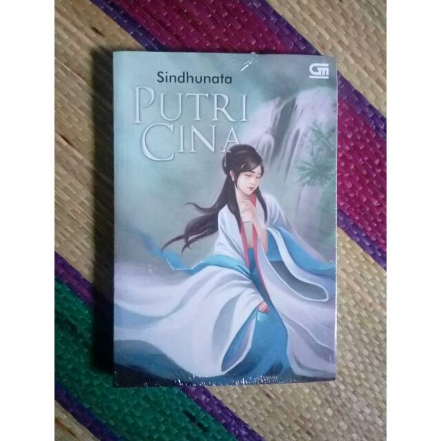 PUTRI CINA SINDHUNATA PUTRI CHINA