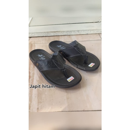 Sandal casual kulit terlaris /sandal kulit kickers slide /sandal terlaris