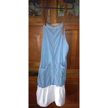 ROK JEANS RENDA PUTIH