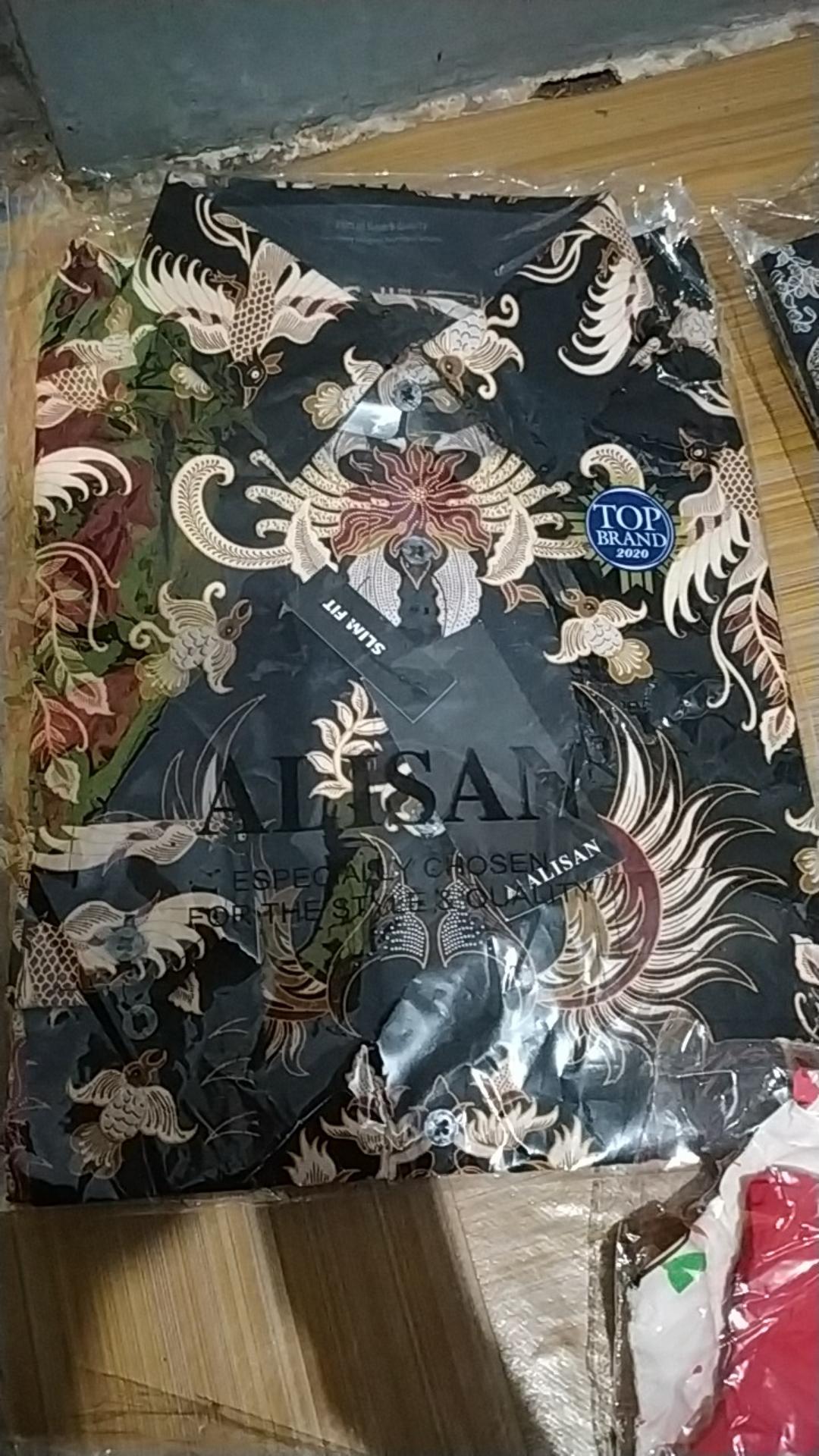 Kemeja Batik Alisan Slimfit Lengan Pendek