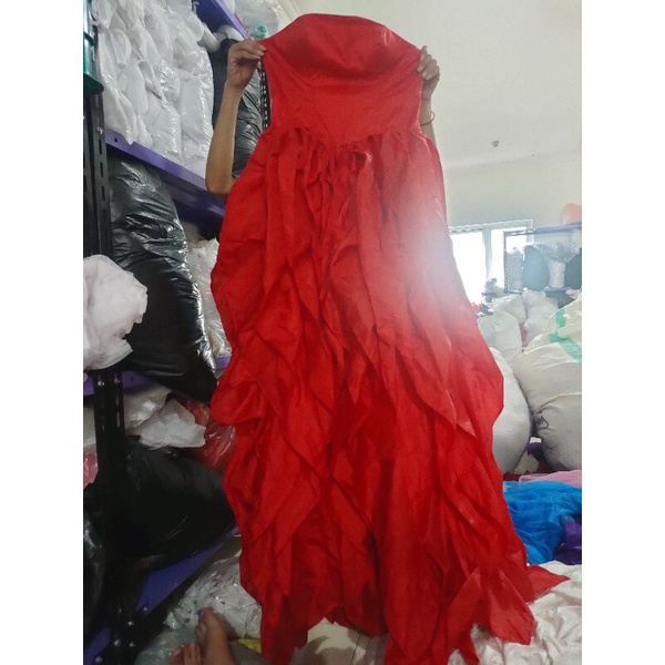 GAUN MERAH TIDAK EKOR REMPEL BERVOLUME