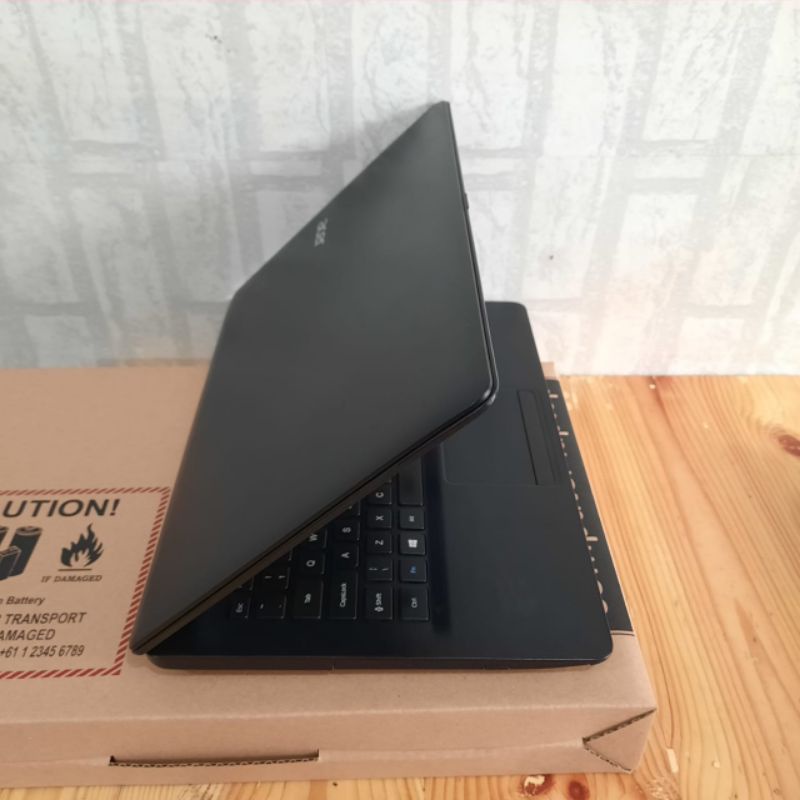 Laptop Acer One 14 Z1402 Cor i3-5005U Gen5 Ram 4GB/500GB Windos 10 Body Super slim Layar 14 inch