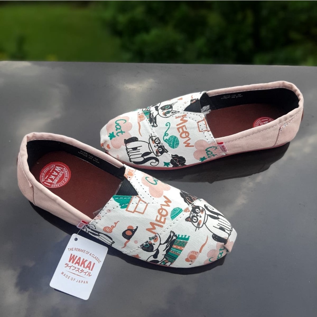 Sepatu Slip On WAKAI Wanita  - Sol Full Karet Lentur Anti Slip - WKW-3640