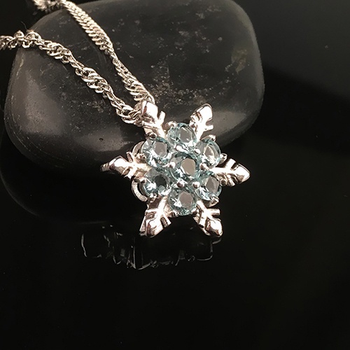 Hu Hu Hu Hu Hu Alat Bantu Pasang Kacamata♡ Kalung Rantai Pendek Liontin Snowflake Aksen Berlian Imitasi Untuk Wanita