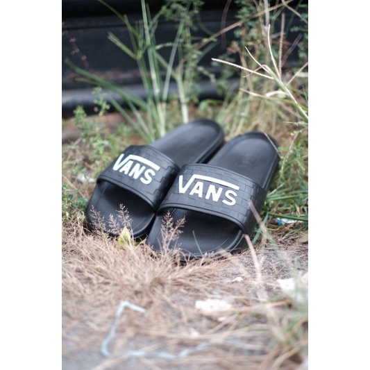 VANS SLIDE ON (SANDAL) CHEKERBOARD EMBOSH BLACK