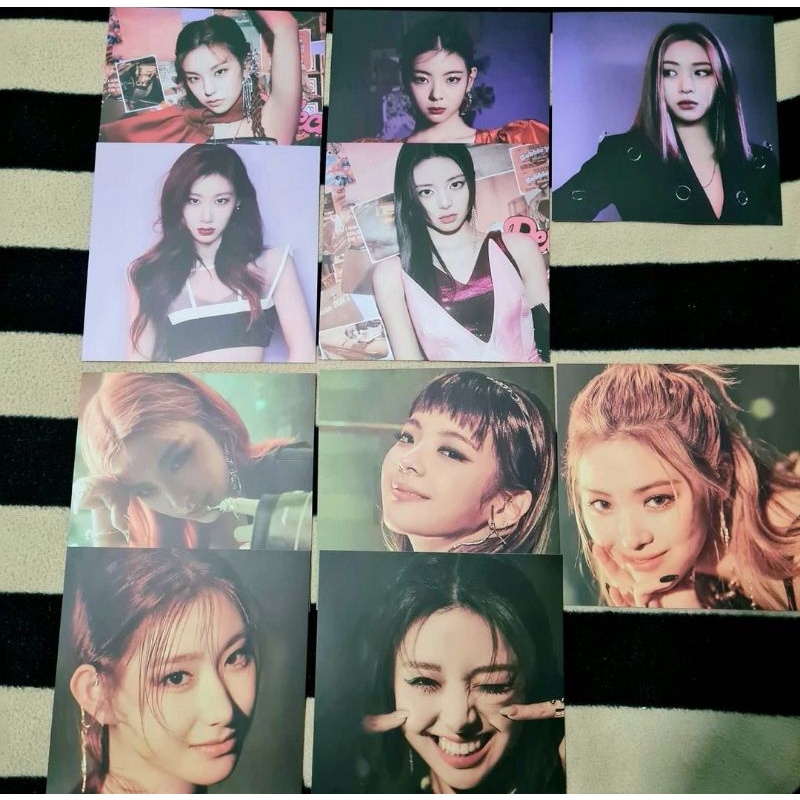 Jual SHARING ITZY Pre Order Postcard Benefit Official From Album Guess Who Yeji Lia Ryujin