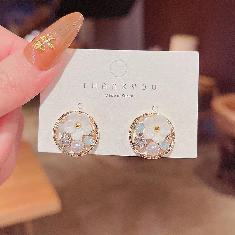 Shuling French Elegant Retro Earrings Super Cute Pearl Rhinestone Earrings Small White Flower Stud Earrings