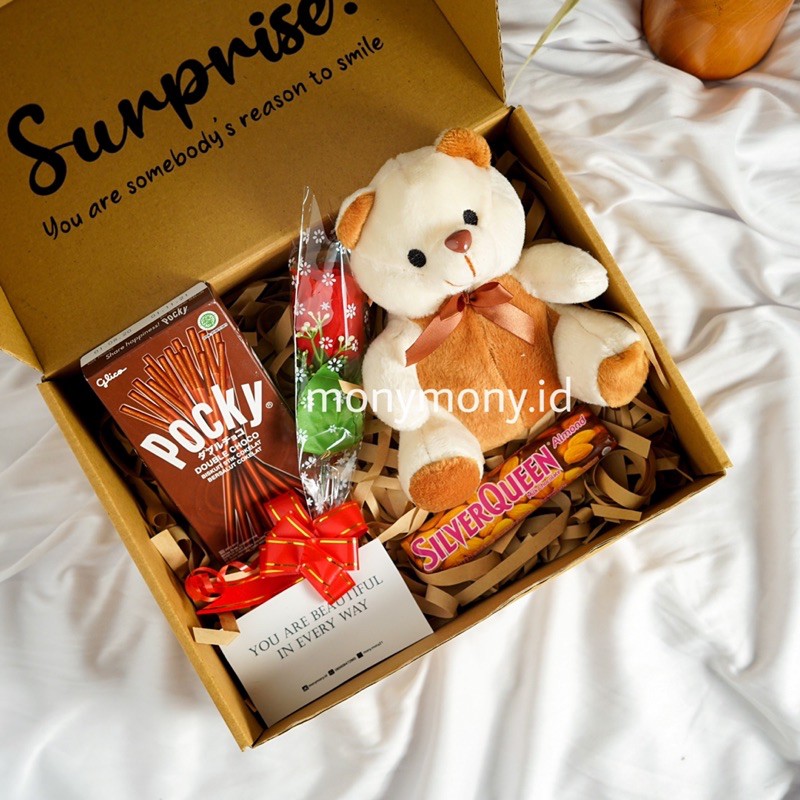 

Hadiah Spesial Ulang tahun Kado Spesial Valentine Gift Box Untuk Wanita