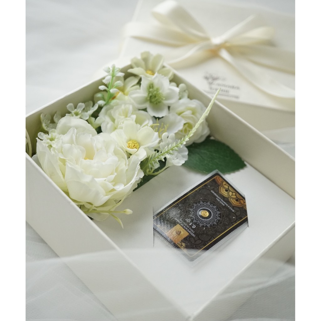 

Bloom Box Small/LM Box/Kotak LM Logam Mulia perhiasan dengan hiasan bunga - CAMARADERIE