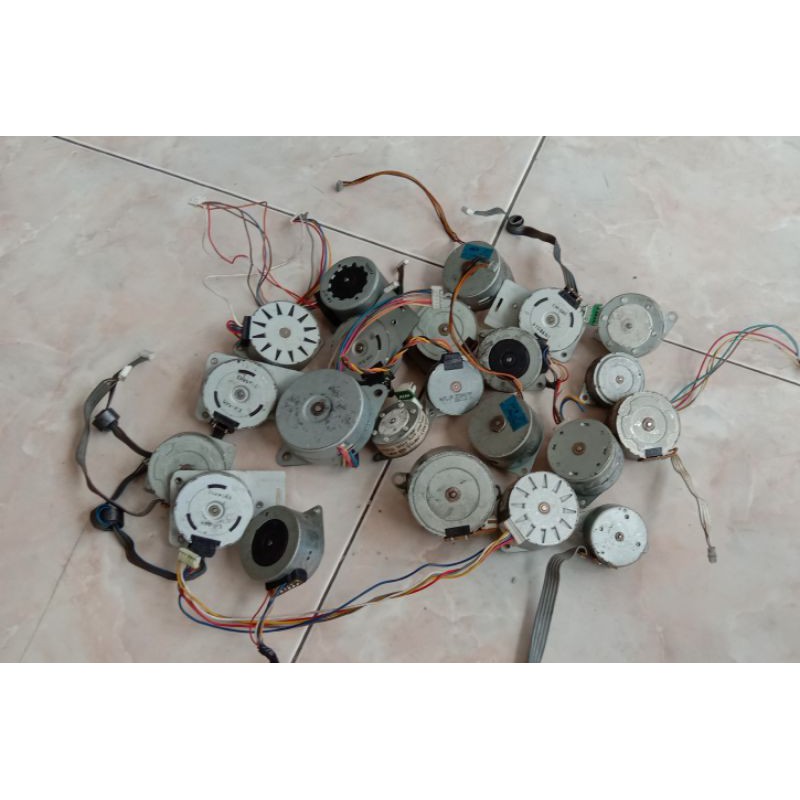 Lot 22 pcs stepper motor campuran rata - rata 4/6 wire