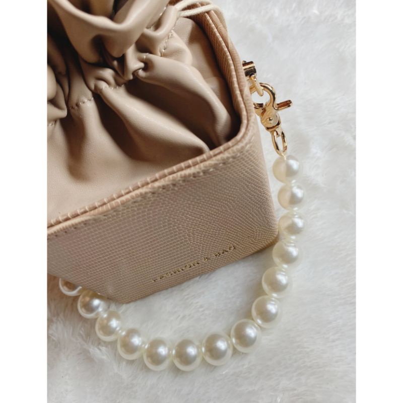 Pearl strap bag/ Tali tas mutiara