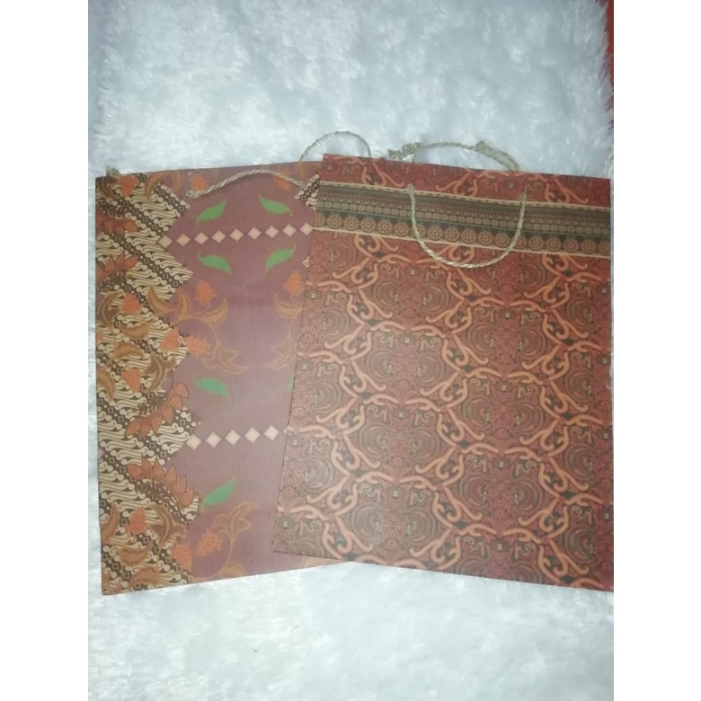 

Paper Bag Batik Sedang / Goodie Bag Batik