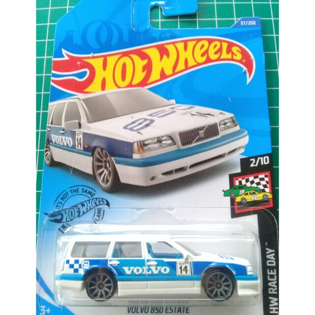 Hot Wheels Mattel Volvo 850 Estate  (2020)