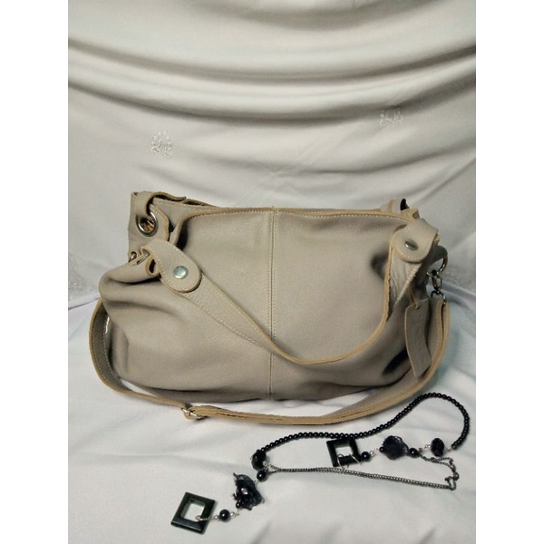 Tas PL Branded kulit asli Yajna