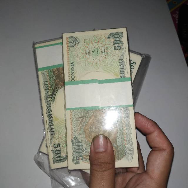 (GRESS/UNC) Uang kuno 1 Gepok 500 orang utan tahun 1992 uang kuno rp 500 monyet 100 lembar