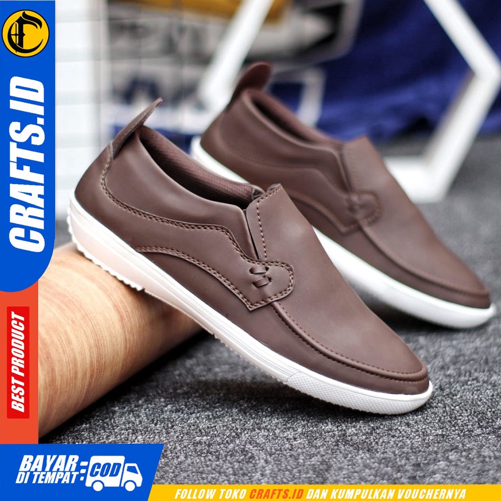 CRAFTS Horyu - Sepatu Slip On Pria Casual