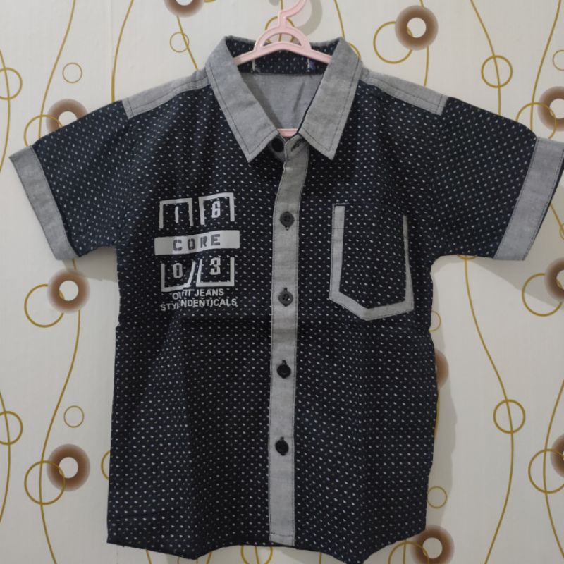 kemeja hitam anak laki laki