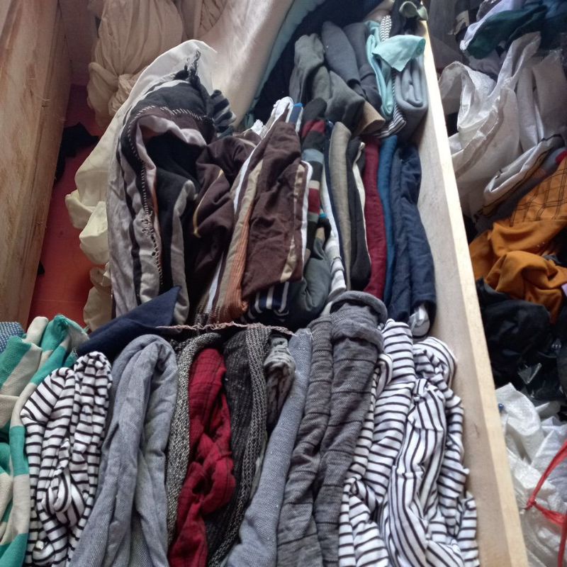 Kain kiloan PERCA sisa potongan bukan meteran atau rollan.