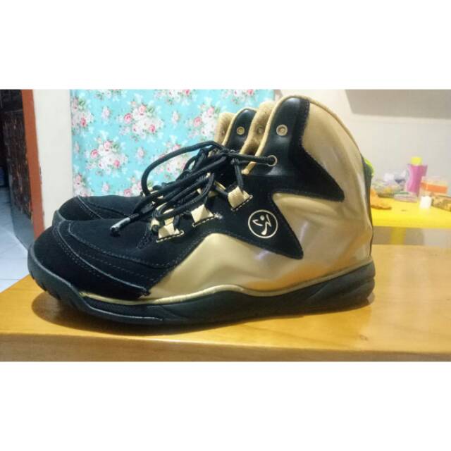 Sepatu zumba wear preloved