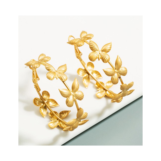 LRC Anting Tusuk Fashion Golden Flower Butterfly Alloy Geometric Round Earrings K41937