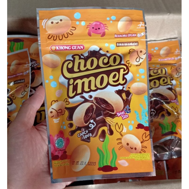 

agen distributor makanan ringan biskuit wafer khong guan choco imoet kukis isi cokelat 55gr murah