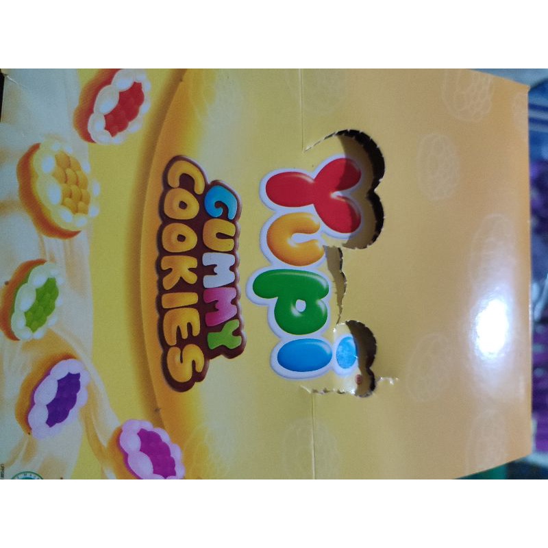 

yupi gummy cookies dan yupi choco glee