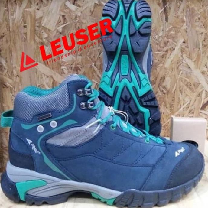 SEPATU REI SILVERBACK 1720