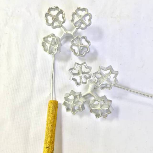 Cetakan kembang goyang bunga love isi 4