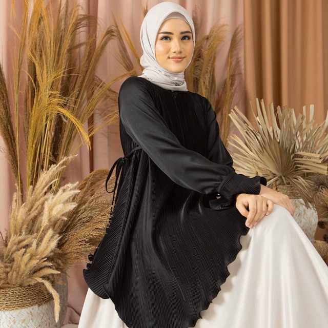 Kyra blouse black S M by wearing klamby