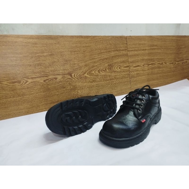 SEPATU KING / SEPATU SAFETY /  SEPATU KERJA UJUNG BESI