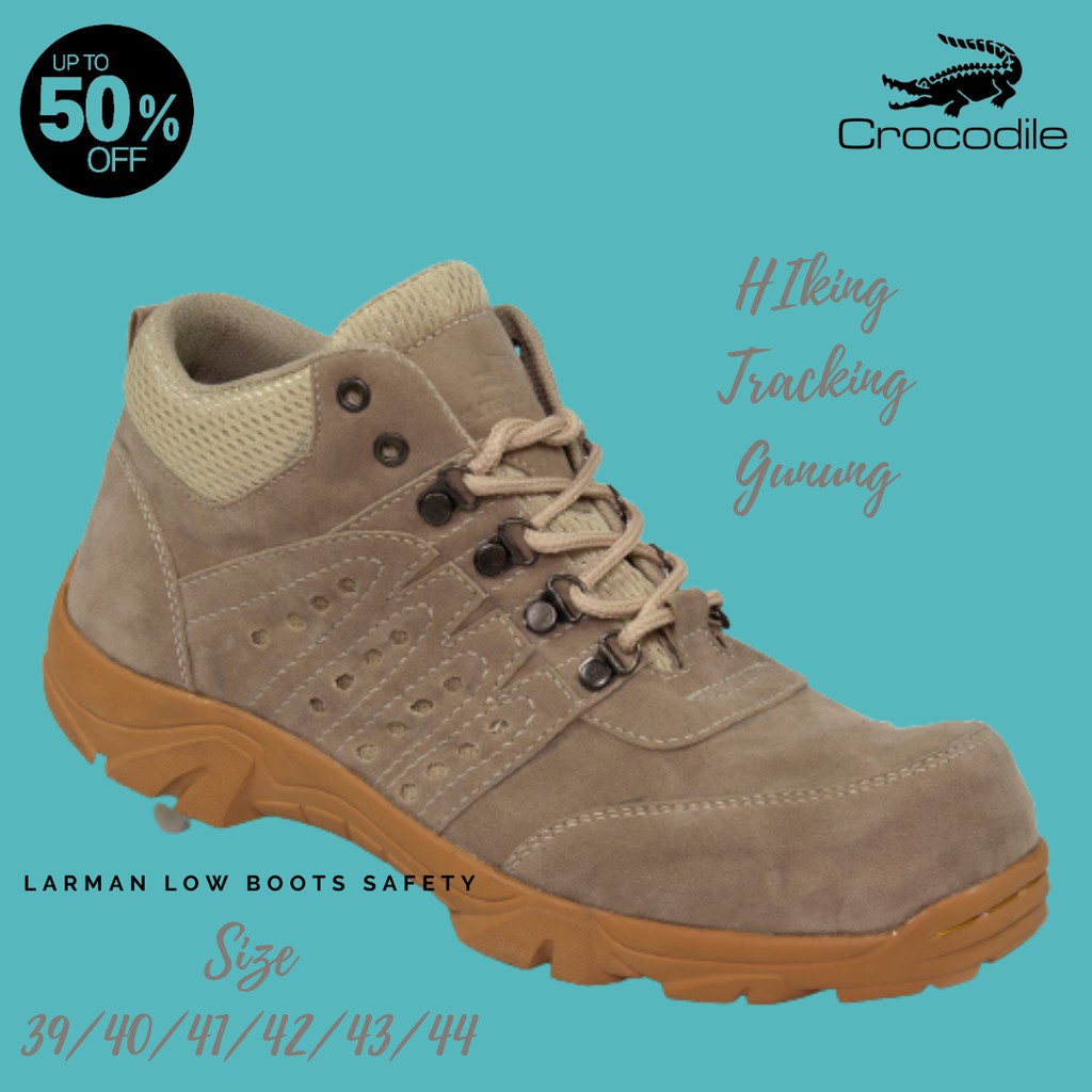 Sepatu Pria Crocodile Larman Suede Cream Low Boots Pendek Ujung Besi Outdoor Hiking Gunung Bikers