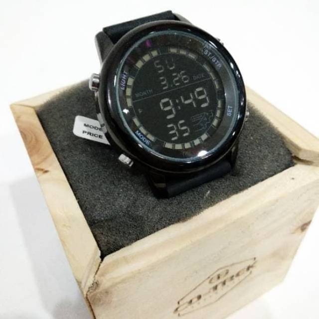 Jam Tangan Outdoor Co trek Silverstone