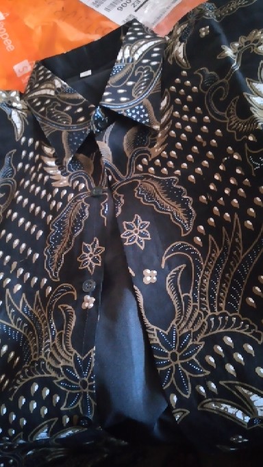 Ireng Hitam Kemeja Batik Pria Lengan Panjang Lapis Furing Reguler Fit Katun Primisima Batik Solo