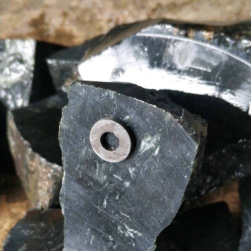 BAHAN BATU NATURAL BLACK JADE ACEH HITAM NEMPEL MAGNET