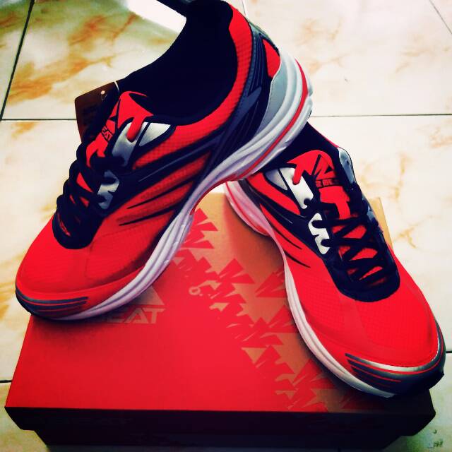sepatu running 2beat