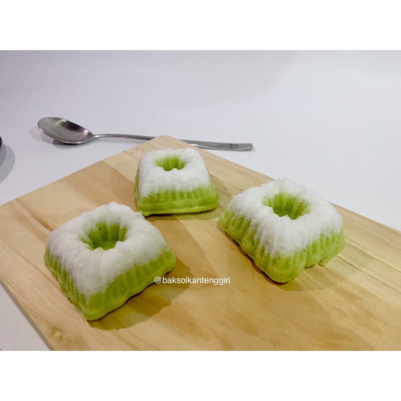 

kue putu ayu homemade (daun pandan asli) min 20pcs