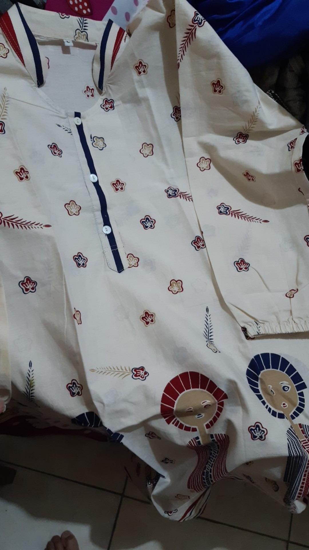 Kain Batik Solo Karakter Motif Mbok Jamu