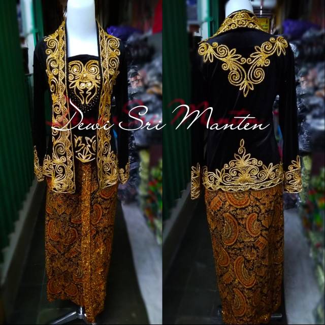 Kebaya bludru payet