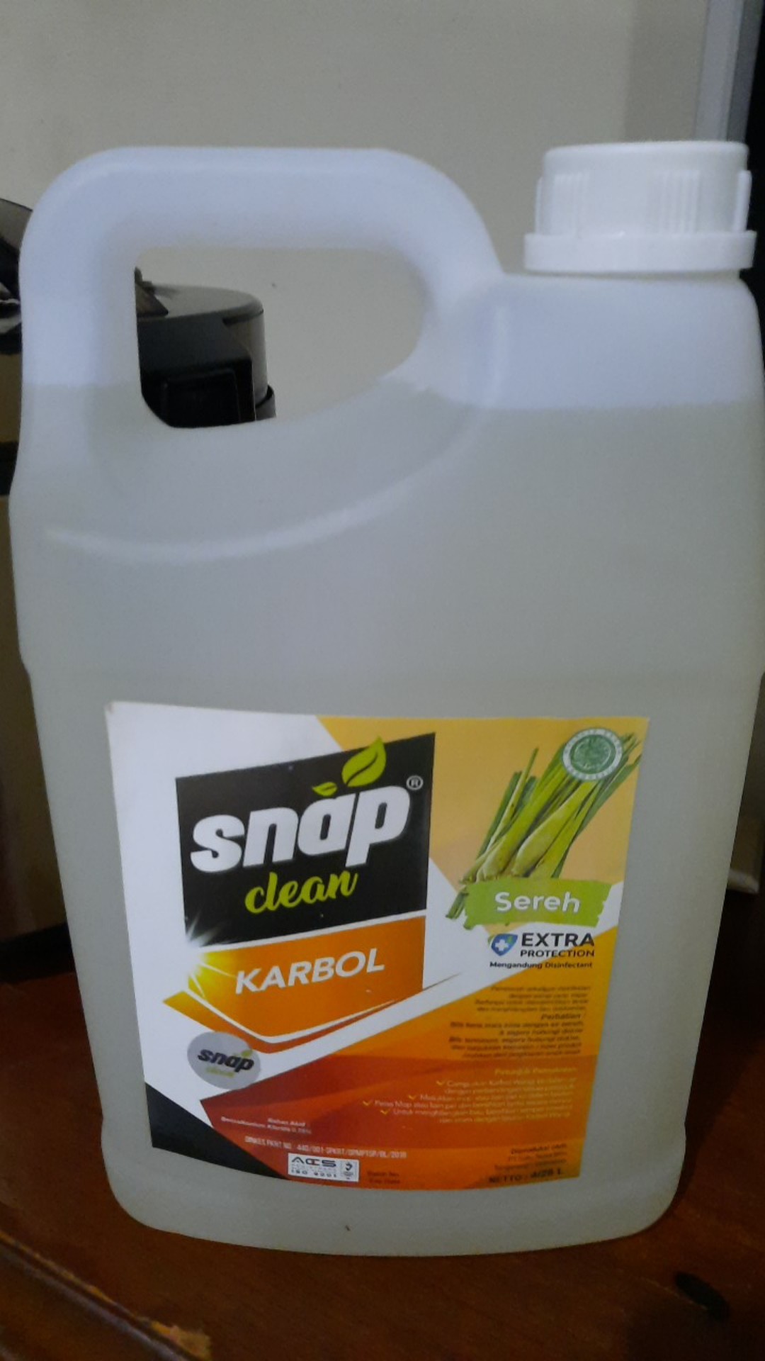 Karbol Mengandung Disinfektan Snap Clean 4 Liter