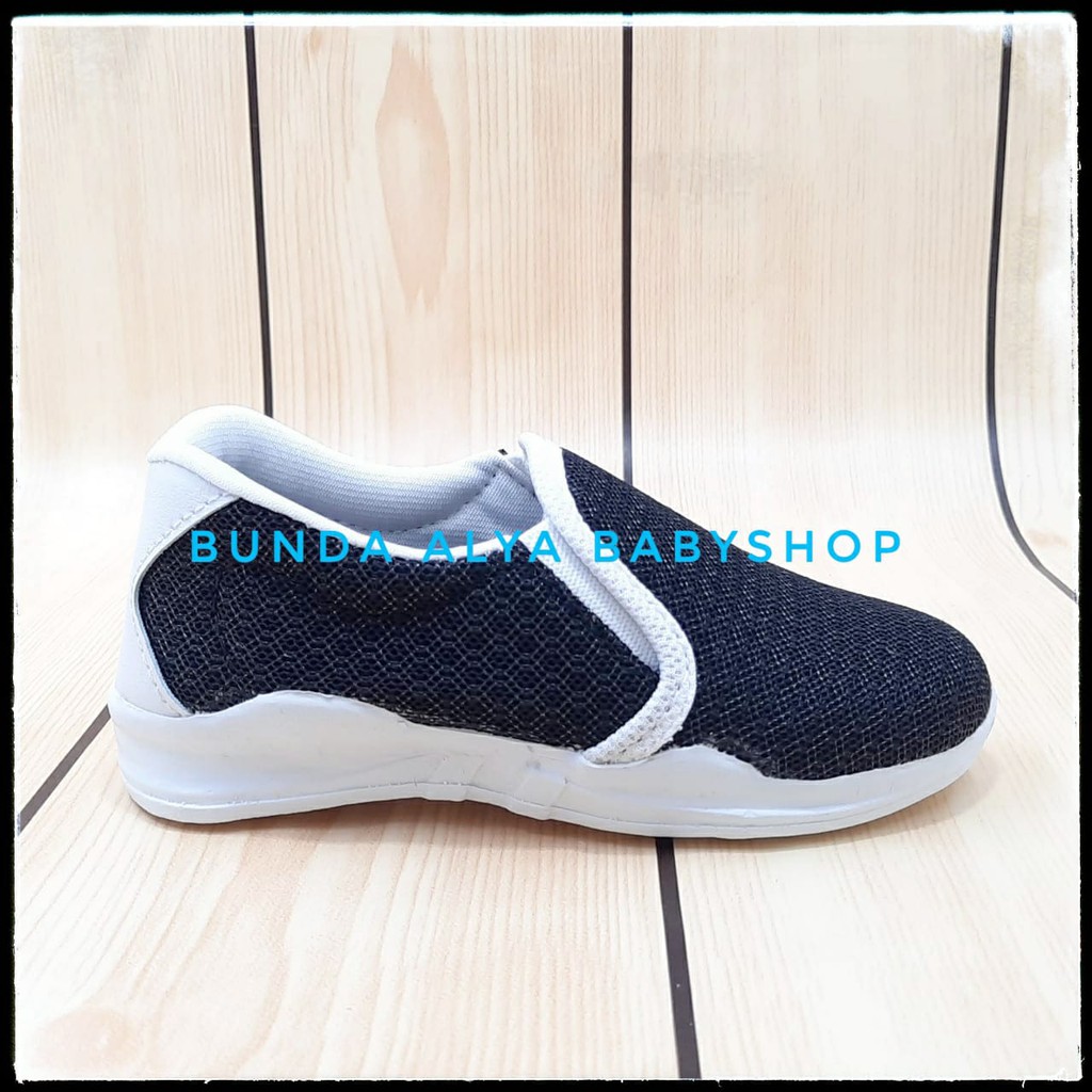 Sepatu Anak Laki Laki 2 - 3 Tahun Sport HITAM Sepatu Anak Cowok Cewek Sport Slip ON Alas Karet Anti Licin  Size 22 - 35