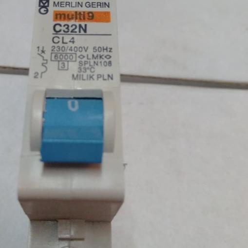 ▲ MCB 4A MERLIN GERIN BIRU ♧