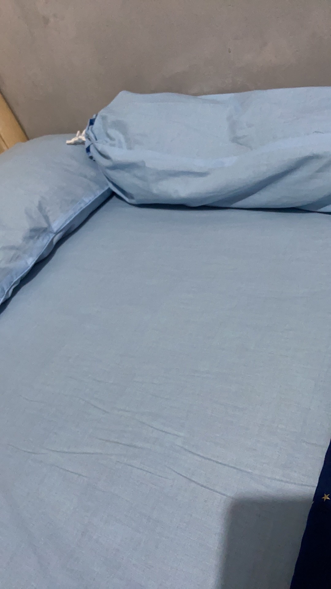 Sprei Polos Biru Esra