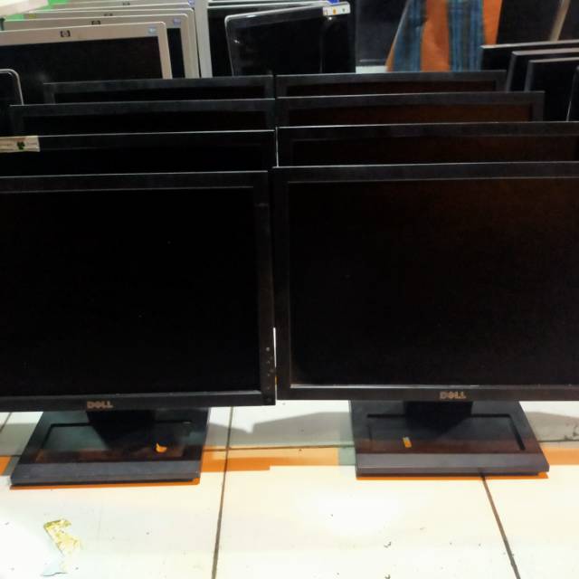 LCD monitor 17&quot; wide Kondisi normal